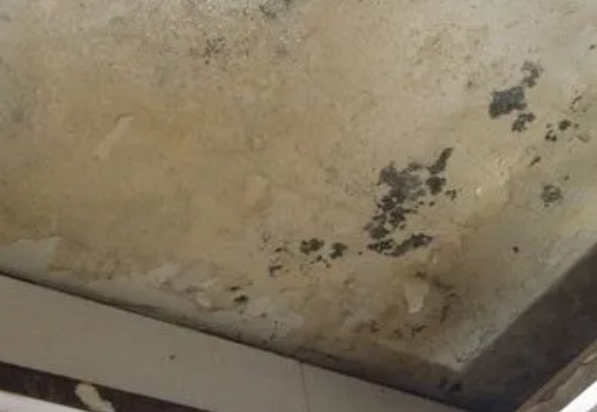 石龙阳台漏水维修公司分享下石龙卫生间渗水维修需要注意哪些问题。